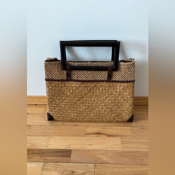 bagWERKS Woven women’s Handbag with wood handles - Picture 2 of 5